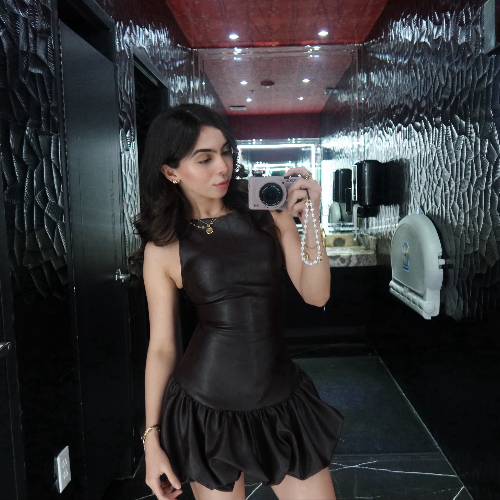 Antonio Melani x Amanda Jones Vaughan Waverly Coordinating 3D
